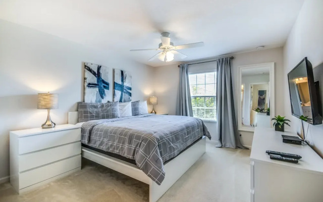 5196oa Luxury 6 Bedroom 5.5 Bath Home