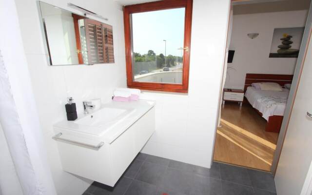 Rooms and Apartment Luana