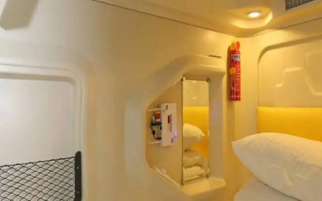 Shangjian Capsule Apartment Hangzhou East Railway Station