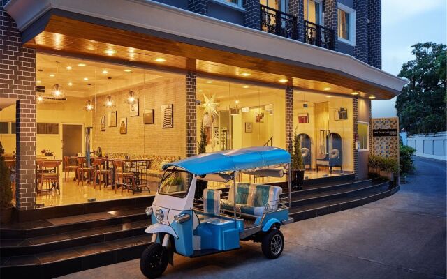 Bangkok River Loka Hotel