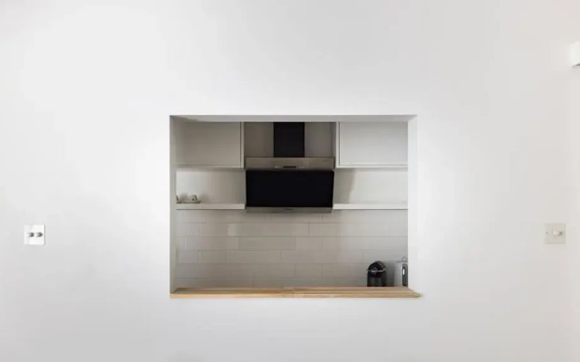 Light-filled Studio With AC - Earl s Court