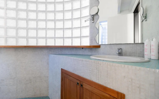 Modern Apartment With Mezzanine by Wonderful Italy