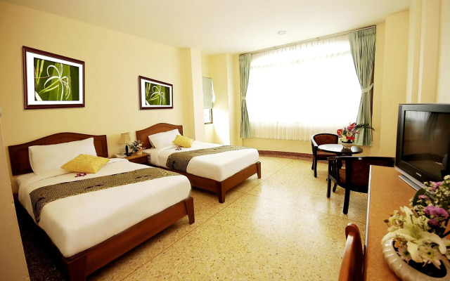 Sripet Hotel