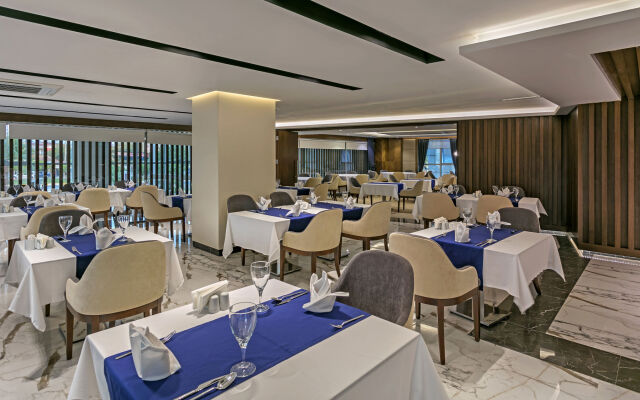 B Business Hotel & Spa