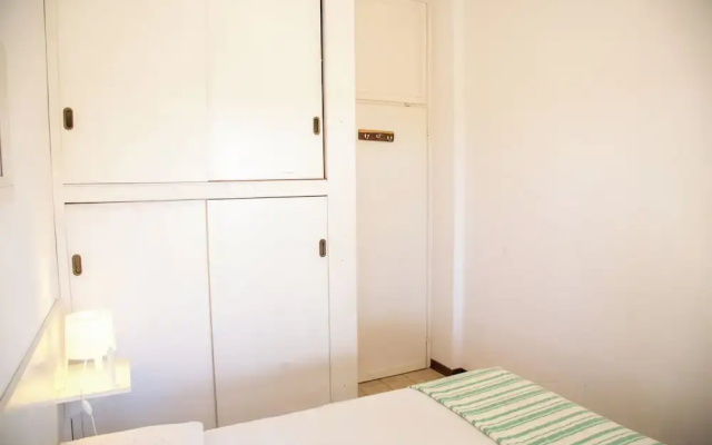Spacious First-floor Flat Near the Beach
