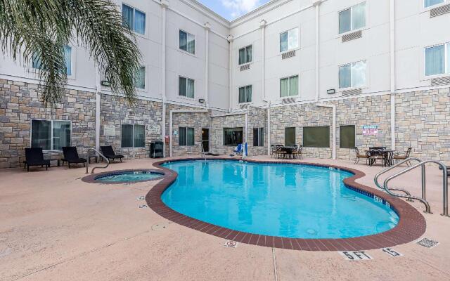 Comfort Suites Houston IAH Airport - Beltway 8