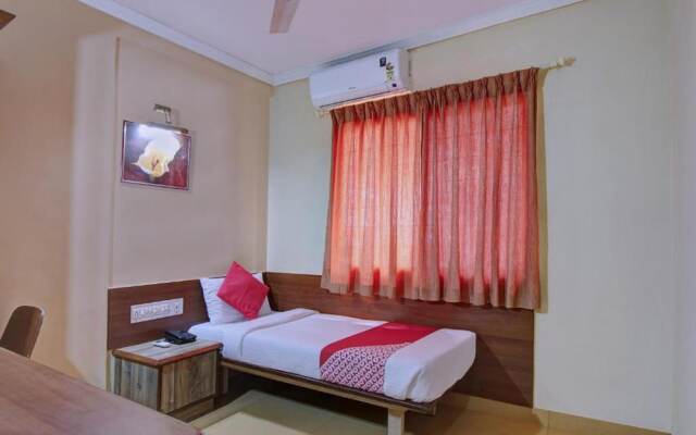 OYO 14695 Shrusti Comfort