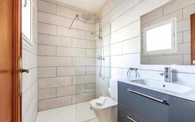 3383 Villa Encina
