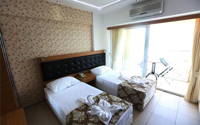 Aurasia SeaSide Hotel