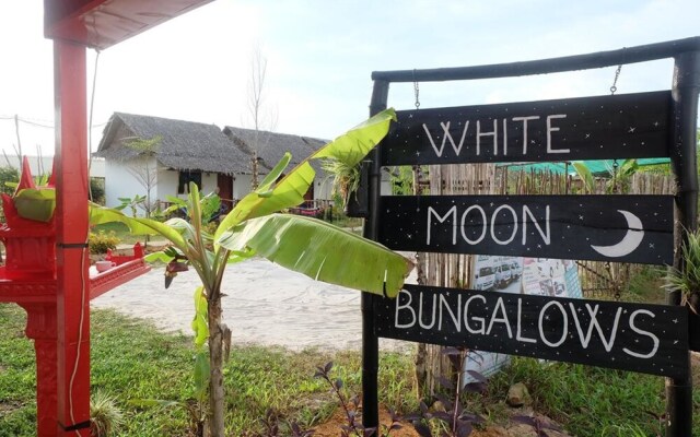 White Moon Bungalows