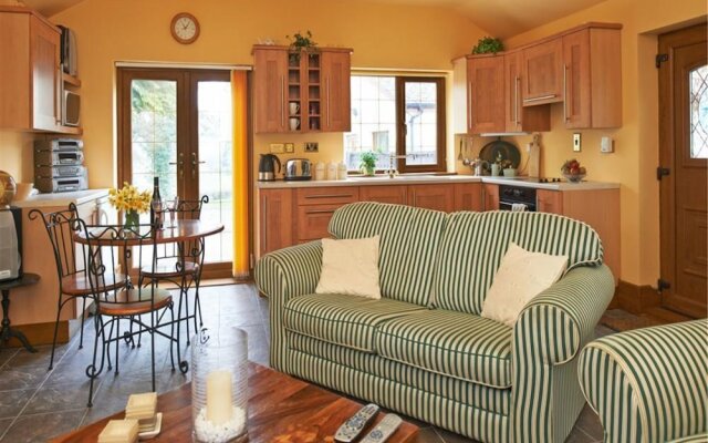 Cute Holiday Home With Terrace Near the Center of Brecon