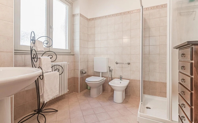 Sunny Varenna Apartment