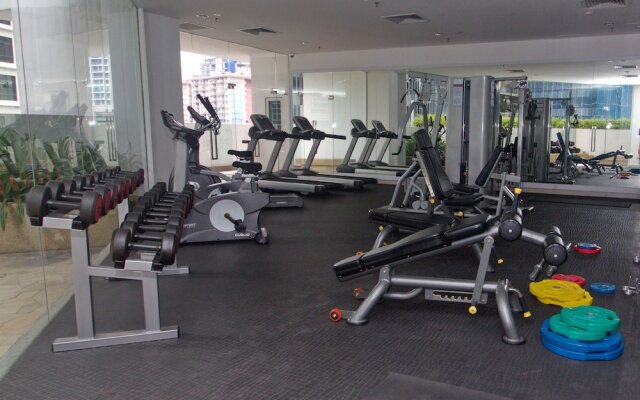 OYO Home 501 Luxury 1BR Crest Condo