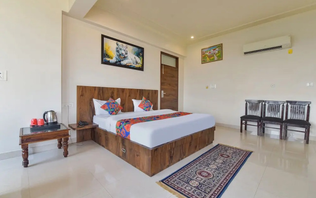 Fabhotel Shiv Palace