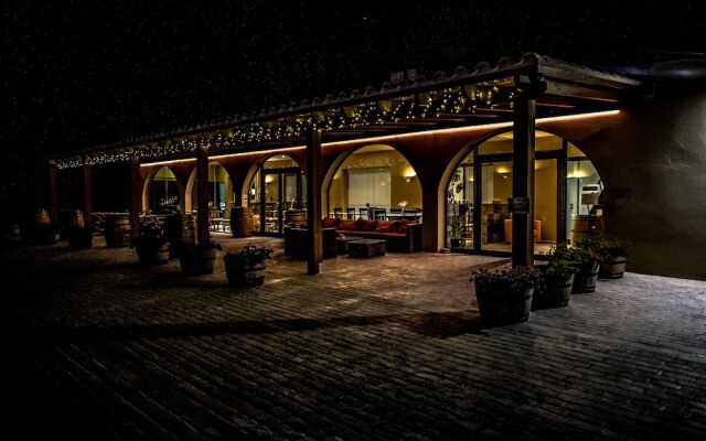 Buil & Gine Wine Hotel