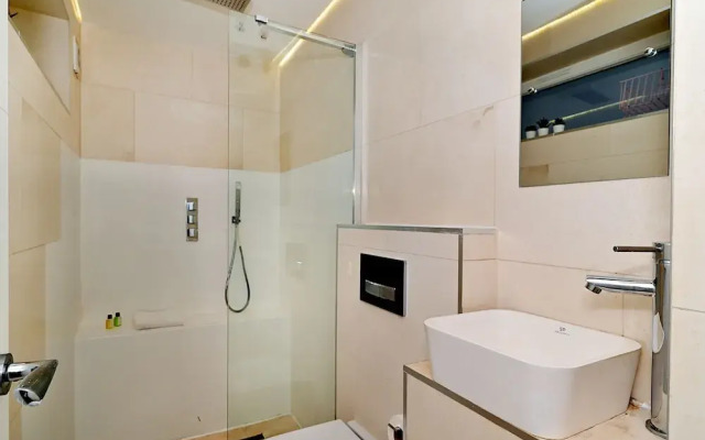 Notting Hill Apartment with Terrace