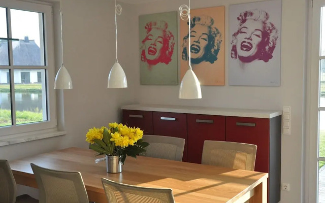 Reetdachhaus am Bodden mit Sauna