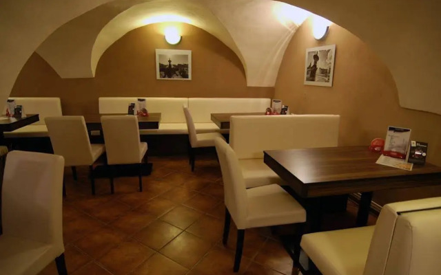 Fontana Pizzeria - Pension