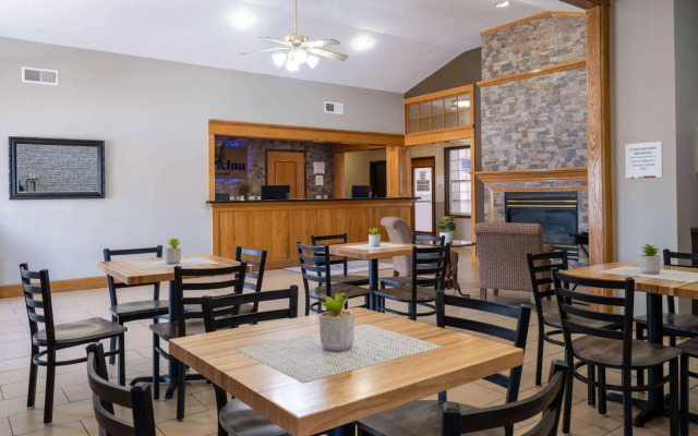 AmericInn by Wyndham Cedar Rapids North