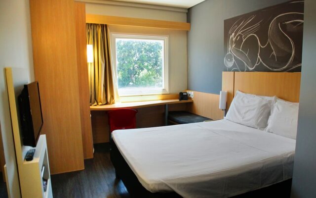 ibis Bacabal