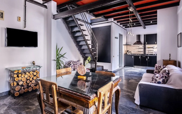 Authentic Flat With Excellent Location in Beyoglu