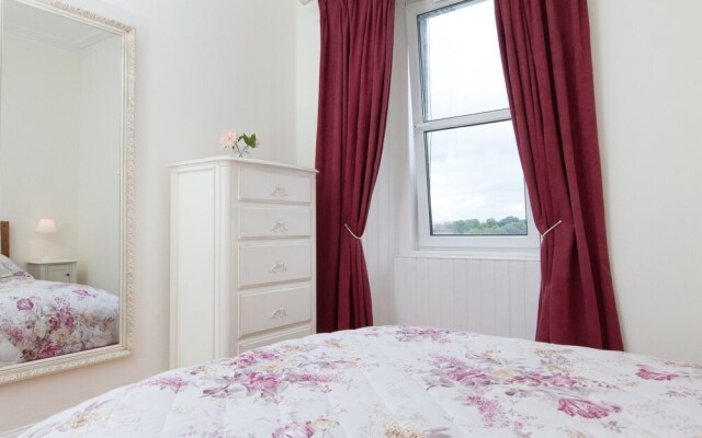 Homely Tenement for 4 Near Botanic Gardens