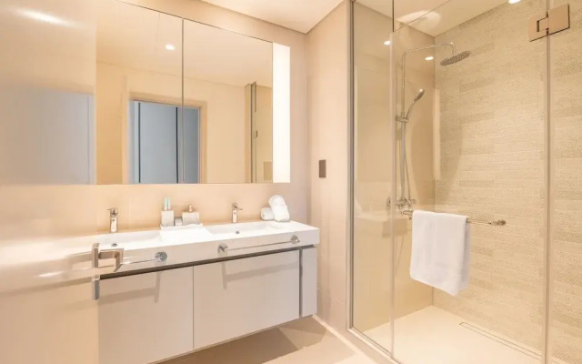 Sunrise Bay - Ultra Luxury Emaar Beachfront - Private Beach and Pool