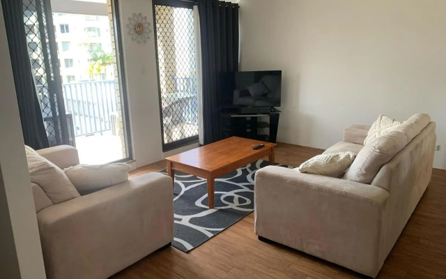 Levuka Unit 12, 14 Moreton Pde