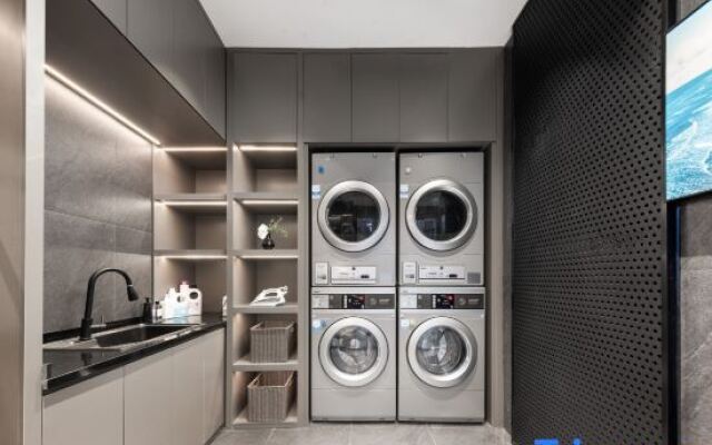 Shanghai Jiading Pingcheng Road Atour Light Hotel