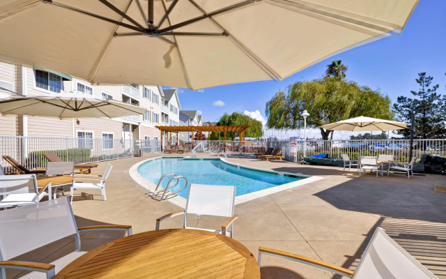 Homewood Suites by Hilton Oakland-Waterfront