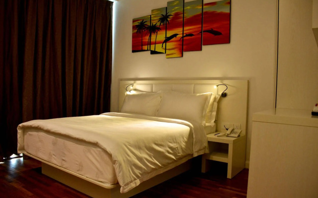 Pine Garden Hotel