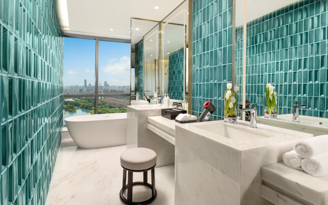 HUALUXE Shanghai Changfeng Park by IHG