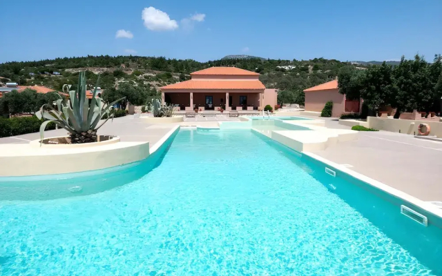 Cozy Gem With Access to a Sparkling Shared Pool