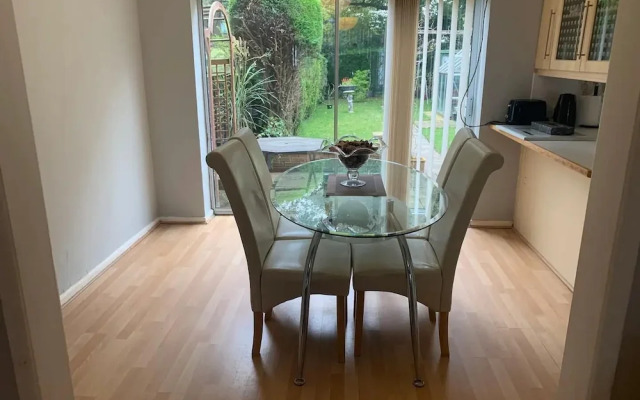 Stunning 3-bed House in Cheadle