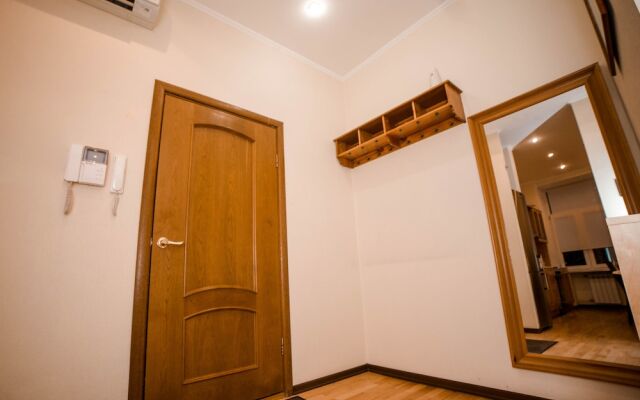 ApartExpo on Kutuzovskiy 26 Apartment