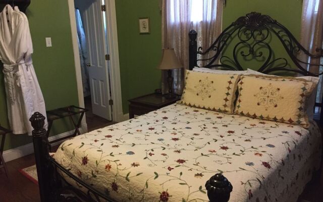 White Oak Manor Bed & Breakfast