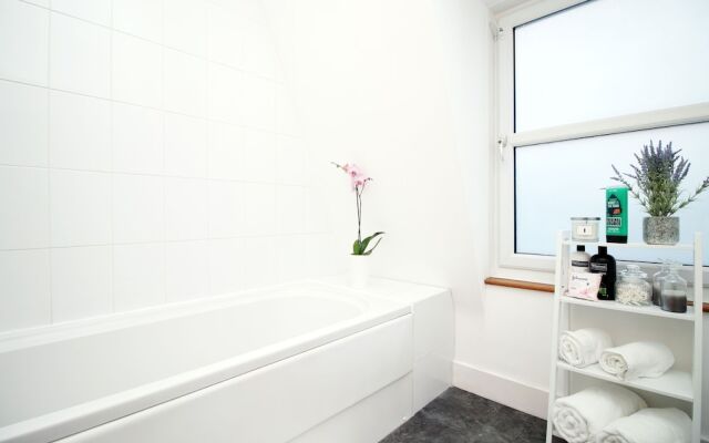 Stay In Cardiff Crichton House