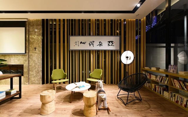 Atour Hotel Changxing Central Plaza Huzhou