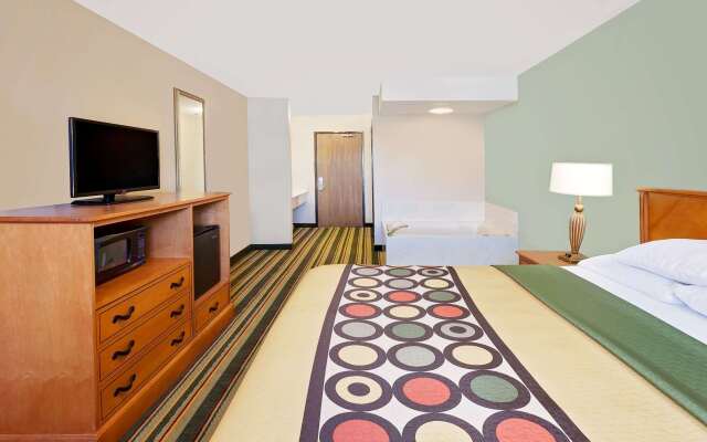 Super 8 by Wyndham Mt. Pleasant