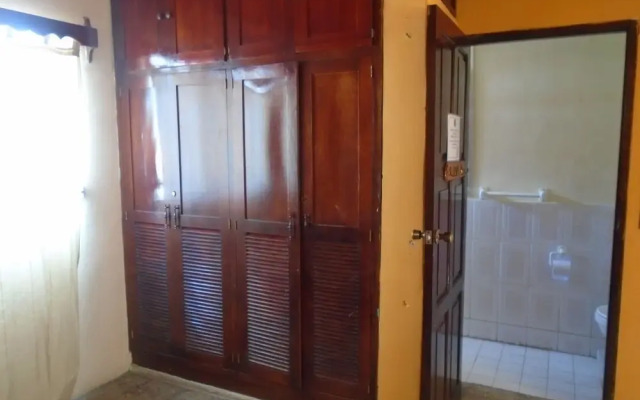 Cardena'S Hostal