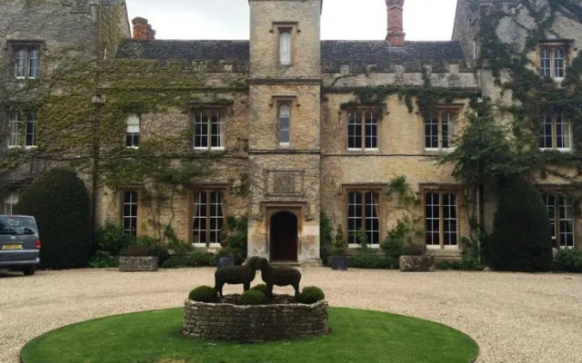 Weston Manor Hotel