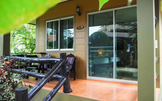 Lanta Castaway Beach Resort