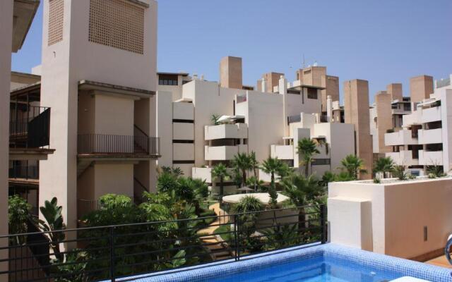 104 - Apartment with private swimming pool