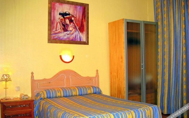 Hostal Plaza DOrt