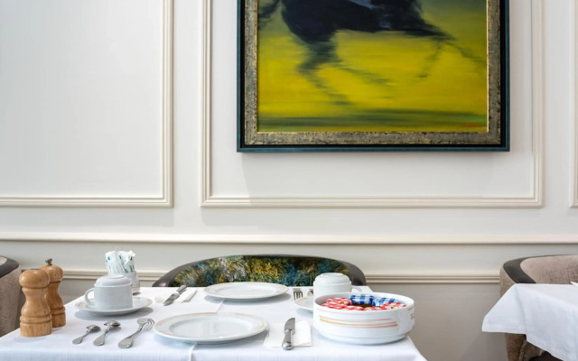 Queens Boutique Hotel