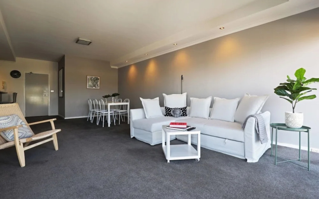 Extra Large 2 Bedroom Apartment in Melbournes Southbank