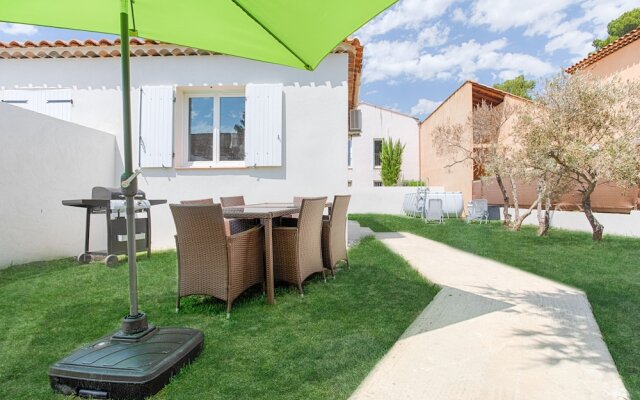 Relax piscine pétanque sauna jardin