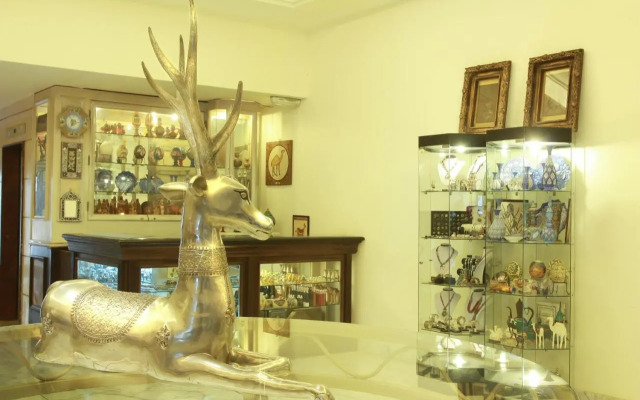 Nayrouze Palace