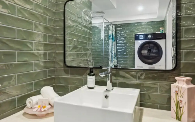 Beachfront Burleigh Getaway