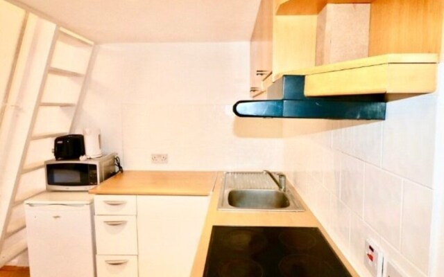 HFS Studio Next To Hydepark L29